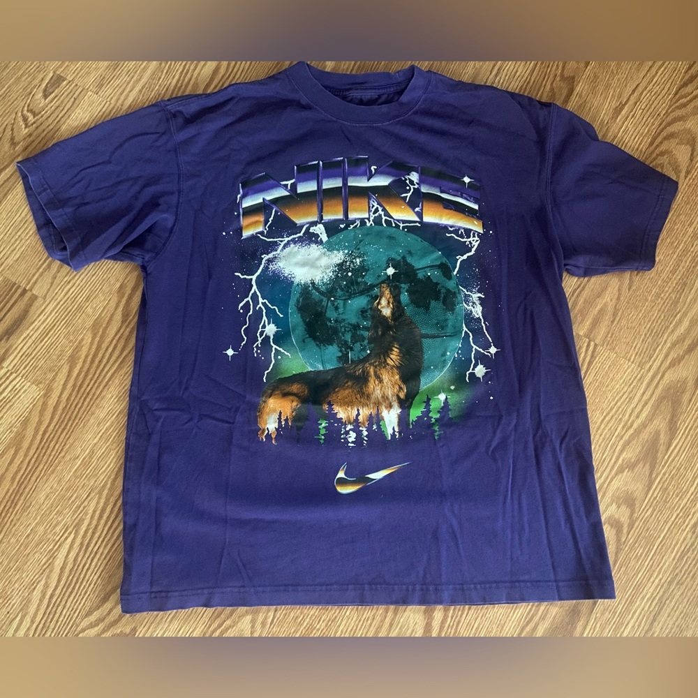 Nike Basketball Tee Wolf Howling Sz L